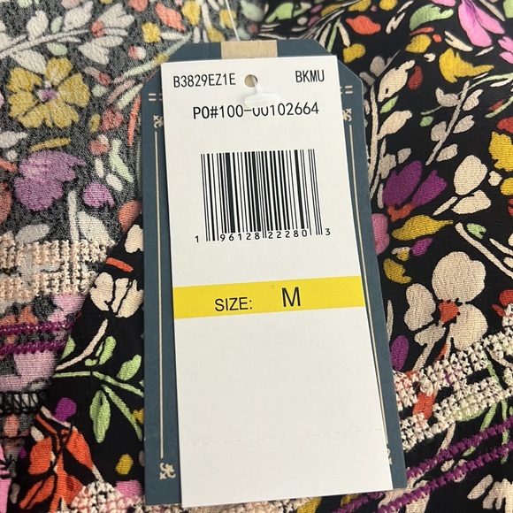 Democracy/ Wit & Wisdom Purple Floral Flutter short sleeve Top - Picture 10 of 12